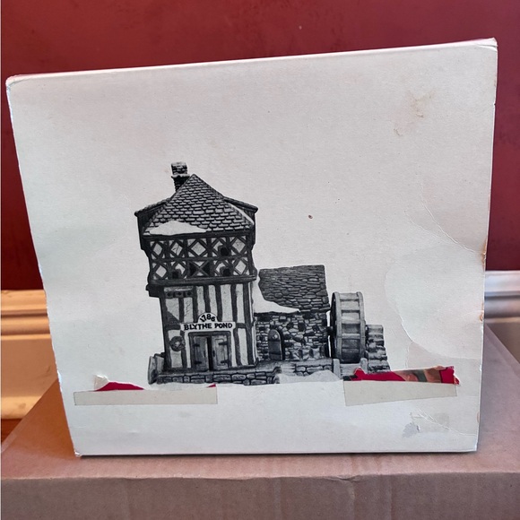 Dept 56 Dickens Village Series “Blythe Pond Mill House” #6508-0 1996 - Picture 11 of 13